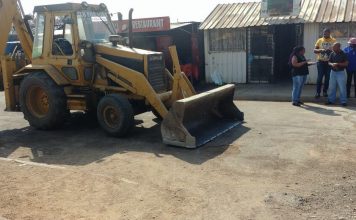 Tshwane Mayor sets the ball rolling to clean-up just after community meeting